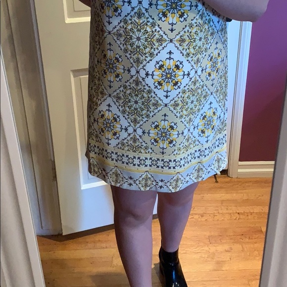 Lulu’s Yellow Shift Dress - Picture 3 of 5